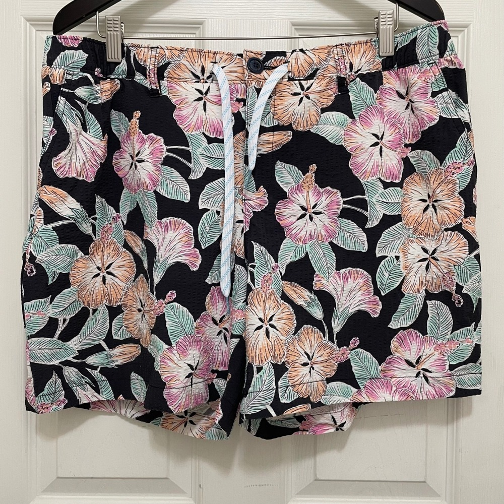 Chubbies Everywear Shorts Stretch Tropical Hibiscus 6" Inseam Hybrid Swim Trunks